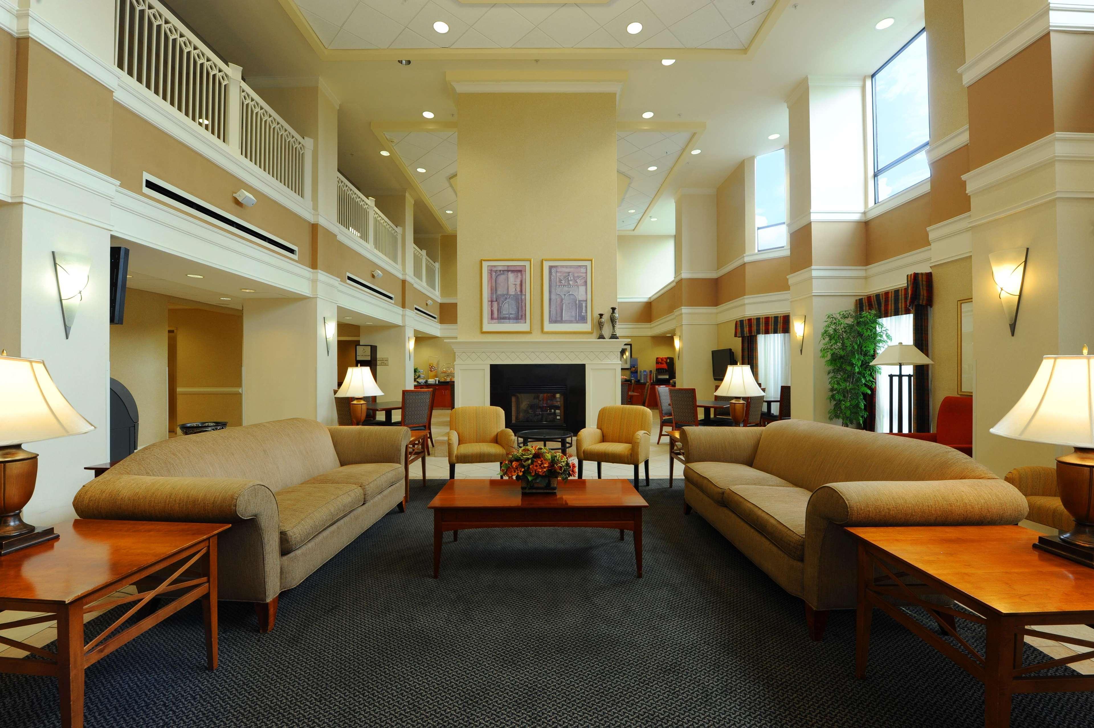 Hampton Inn & Suites-Atlanta Airport North-I-85 Hapeville Bagian luar foto