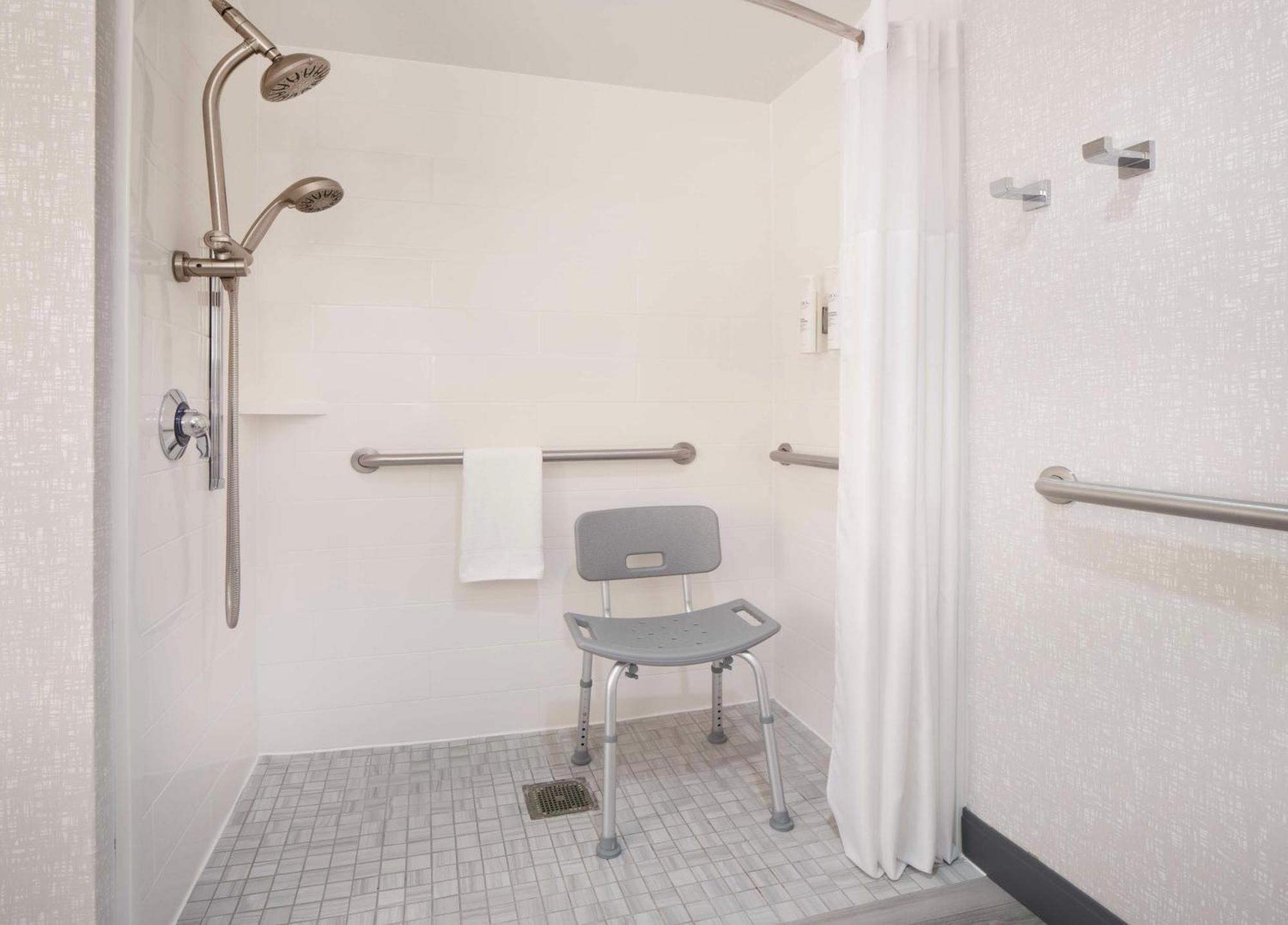 Hampton Inn & Suites-Atlanta Airport North-I-85 Hapeville Bagian luar foto