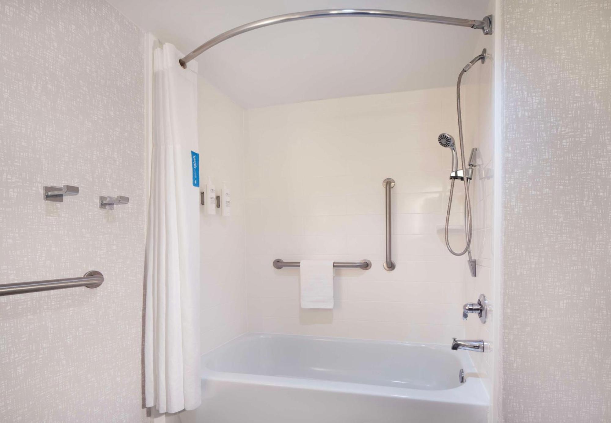 Hampton Inn & Suites-Atlanta Airport North-I-85 Hapeville Bagian luar foto