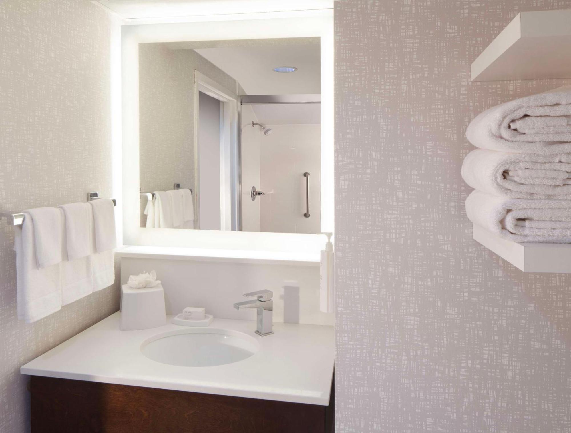 Hampton Inn & Suites-Atlanta Airport North-I-85 Hapeville Bagian luar foto