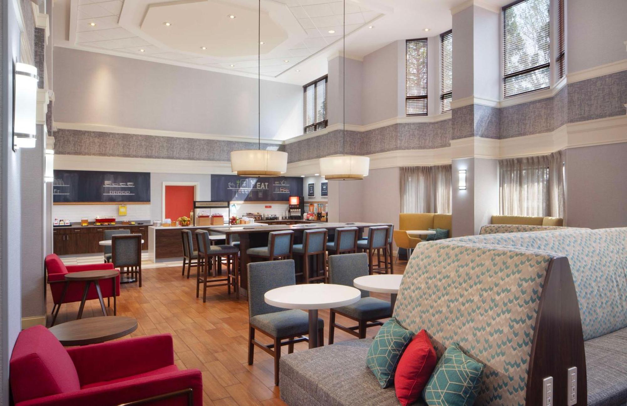 Hampton Inn & Suites-Atlanta Airport North-I-85 Hapeville Bagian luar foto