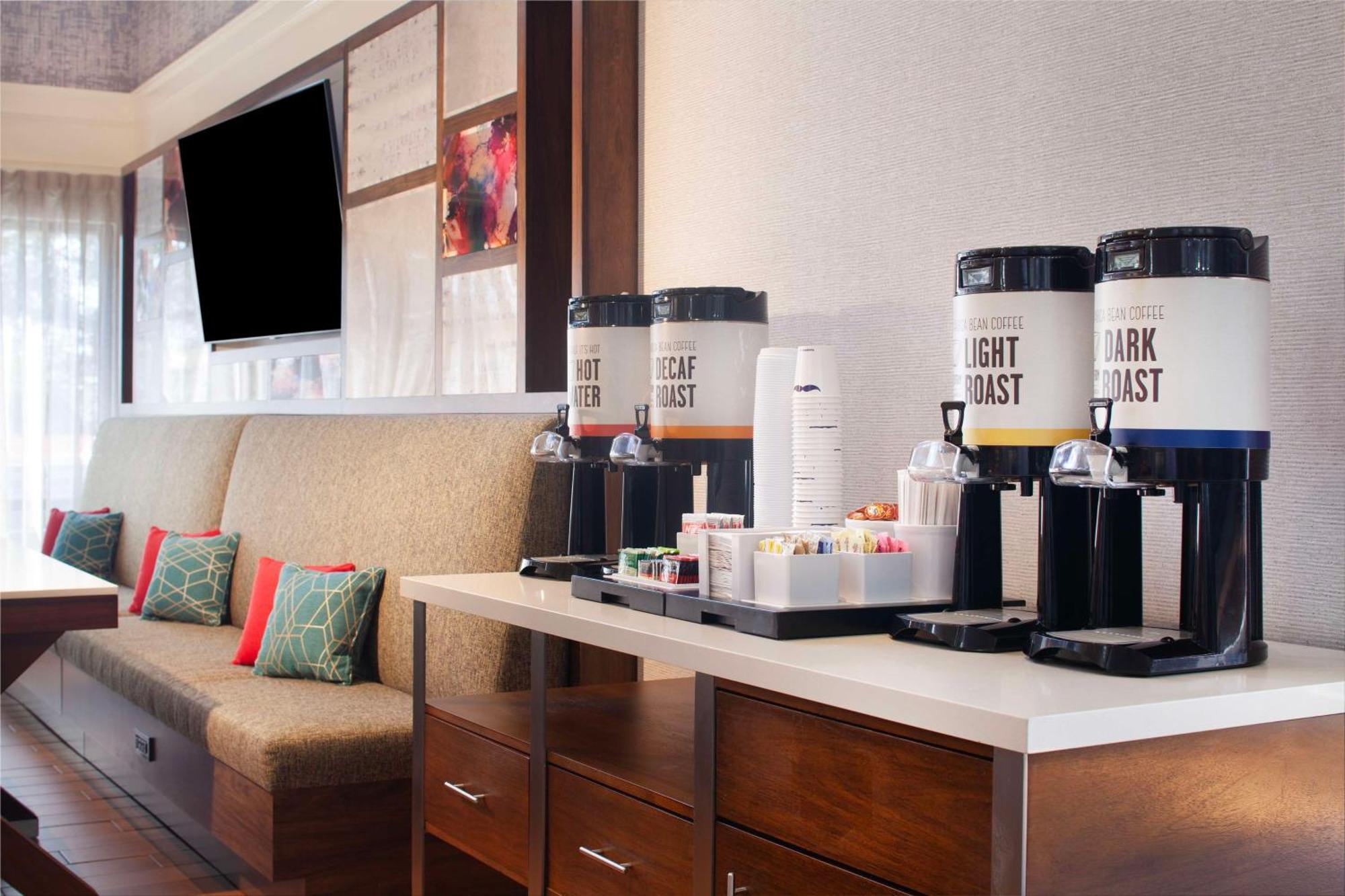 Hampton Inn & Suites-Atlanta Airport North-I-85 Hapeville Bagian luar foto